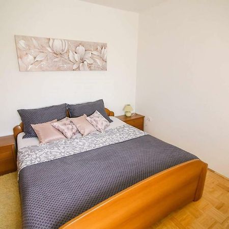 Kuca Za Odmor Luca Apartamento Posedarje Exterior foto
