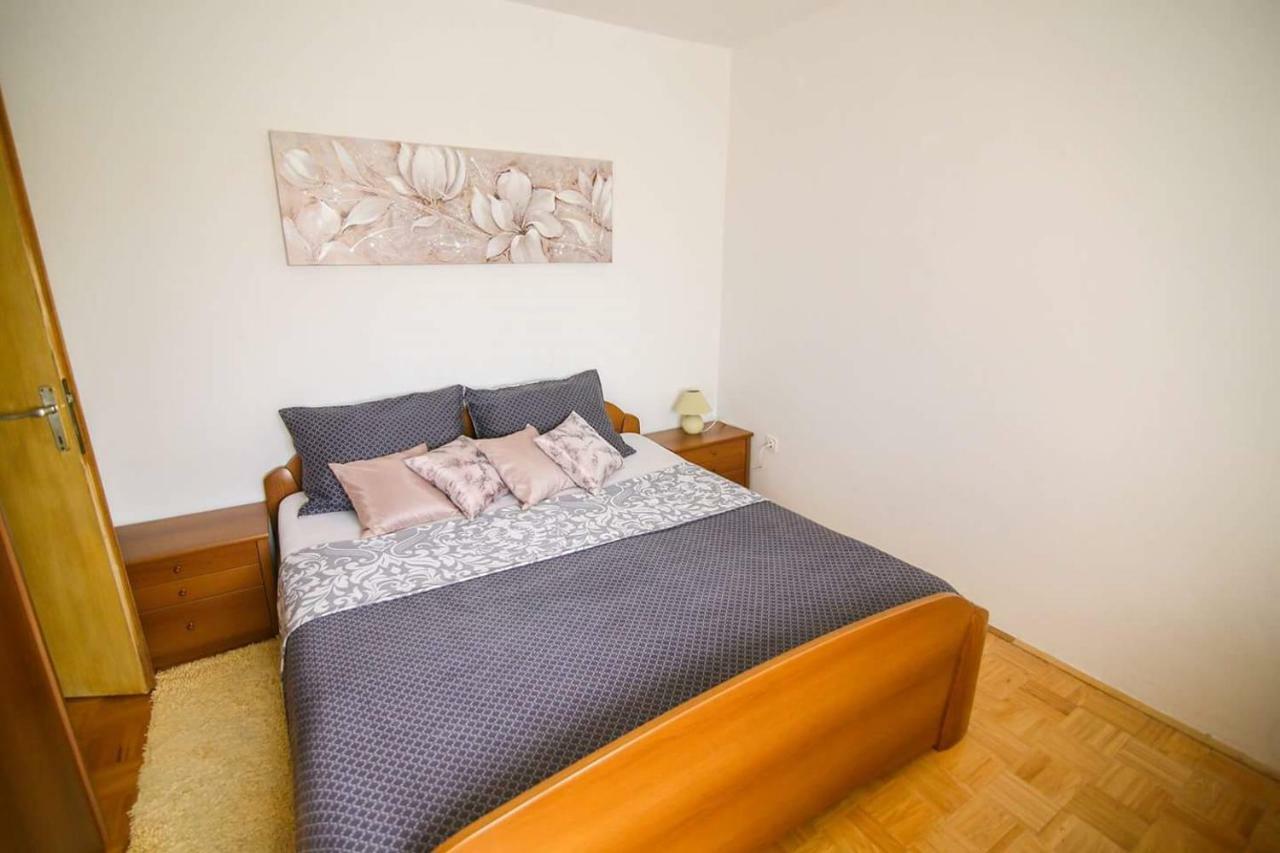 Kuca Za Odmor Luca Apartamento Posedarje Exterior foto