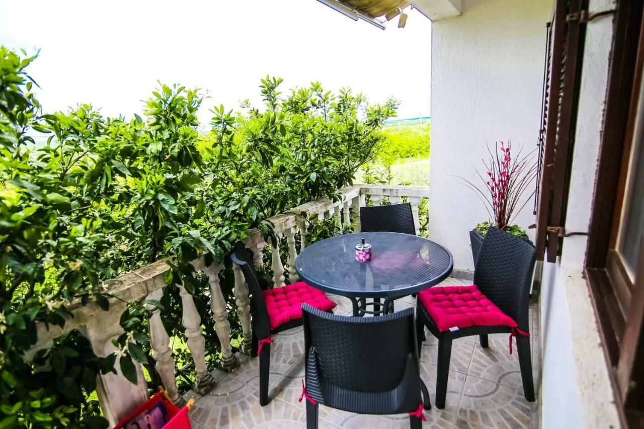 Kuca Za Odmor Luca Apartamento Posedarje Exterior foto