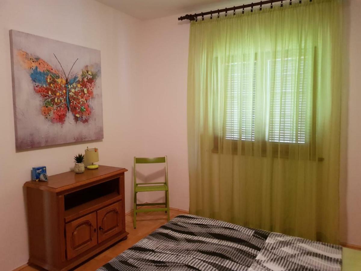 Kuca Za Odmor Luca Apartamento Posedarje Exterior foto